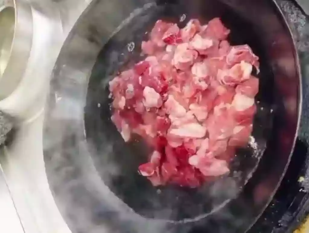 For owners of fast food restaurants: a quick and easy recipe for curry rice.