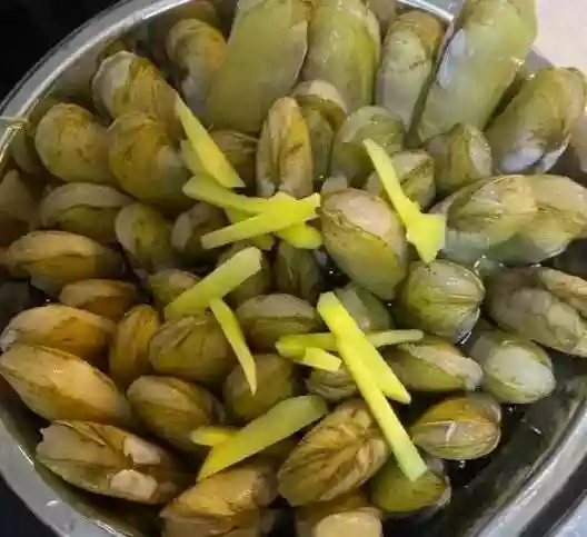 How to Enjoy Razor Clams in the Fujian Style