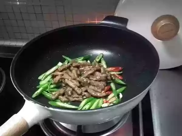 Broccoli Mushroom Stir-Fried Shrimp